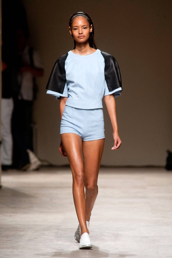 2 NTK gốc Việt trình diễn BST mới tại Paris Fashion Week 5 2 NTK gốc Việt trình diễn BST mới tại Paris Fashion Week 5