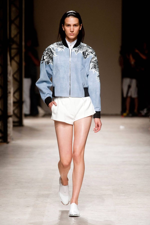 2 NTK gốc Việt trình diễn BST mới tại Paris Fashion Week 7 2 NTK gốc Việt trình diễn BST mới tại Paris Fashion Week 7