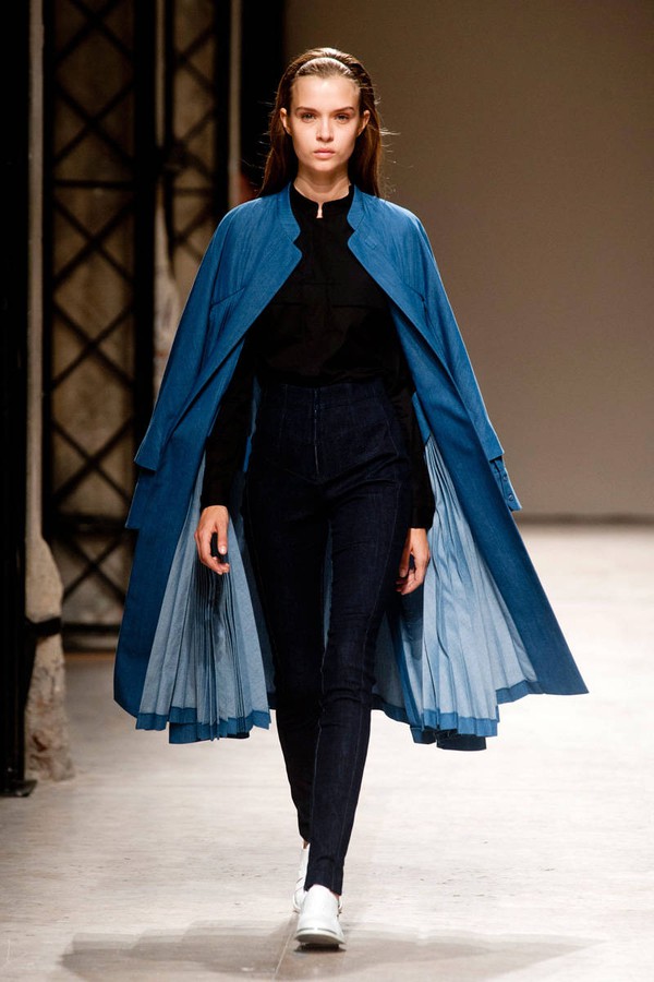 2 NTK gốc Việt trình diễn BST mới tại Paris Fashion Week 18 2 NTK gốc Việt trình diễn BST mới tại Paris Fashion Week 18