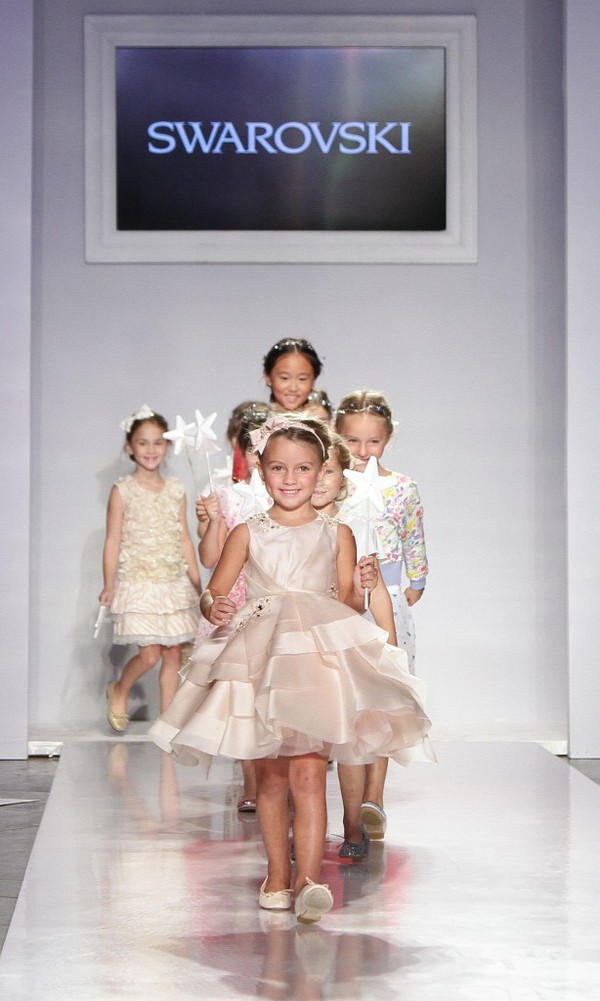 Những thiết kế cực đáng yêu tại Tuần lễ thời trang trẻ em New York 15