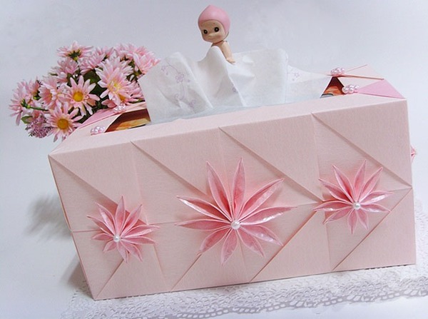 Kho&aacute;c &aacute;o mới cho hộp đựng khăn giấy th&ecirc;m xinh 9