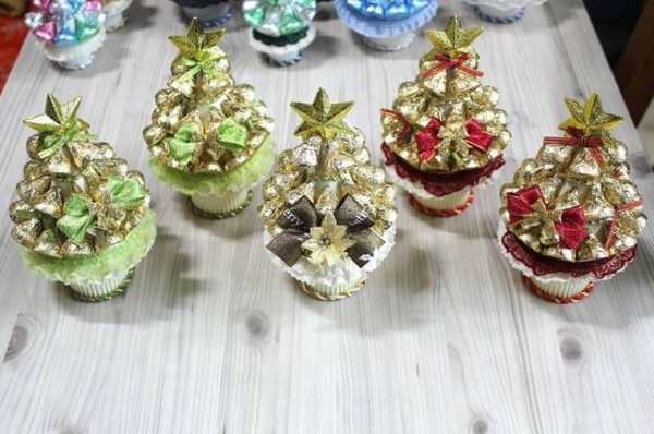C&acirc;y th&ocirc;ng Noel si&ecirc;u đ&aacute;ng y&ecirc;u từ chocolate 12