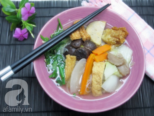 Tết Nguy&ecirc;n Ti&ecirc;u ăn hủ tiếu chay thật ngon! 1
