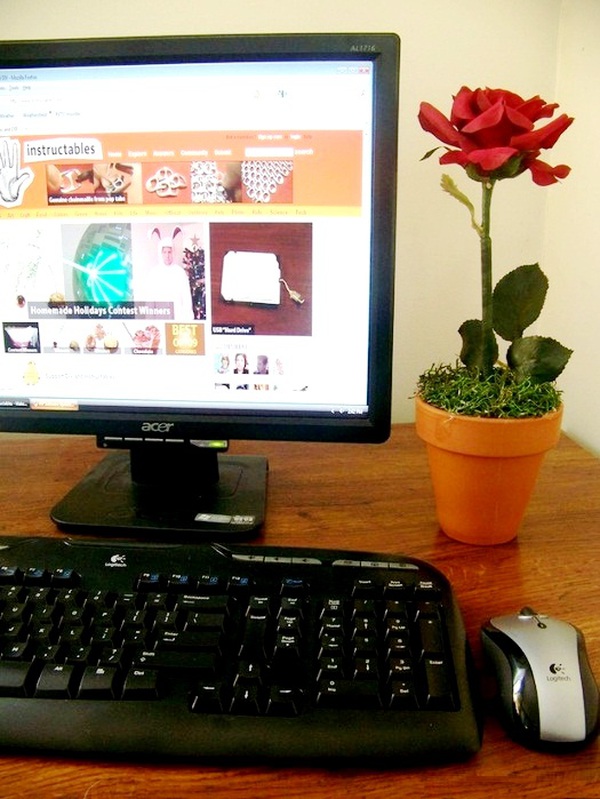Trang trí bút thành bông hồng Valentine ngọt ngào 10