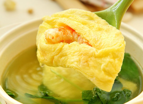 Thanh nhẹ canh cải th&igrave;a nấu t&ocirc;m trứng 9