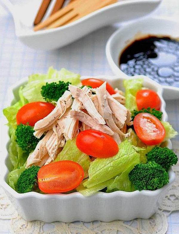 Salad gà chua ngọt dễ ăn 8