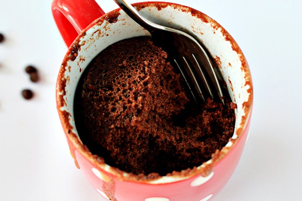 Không cần lò nướng, làm bánh chocolate trong 5 phút 13