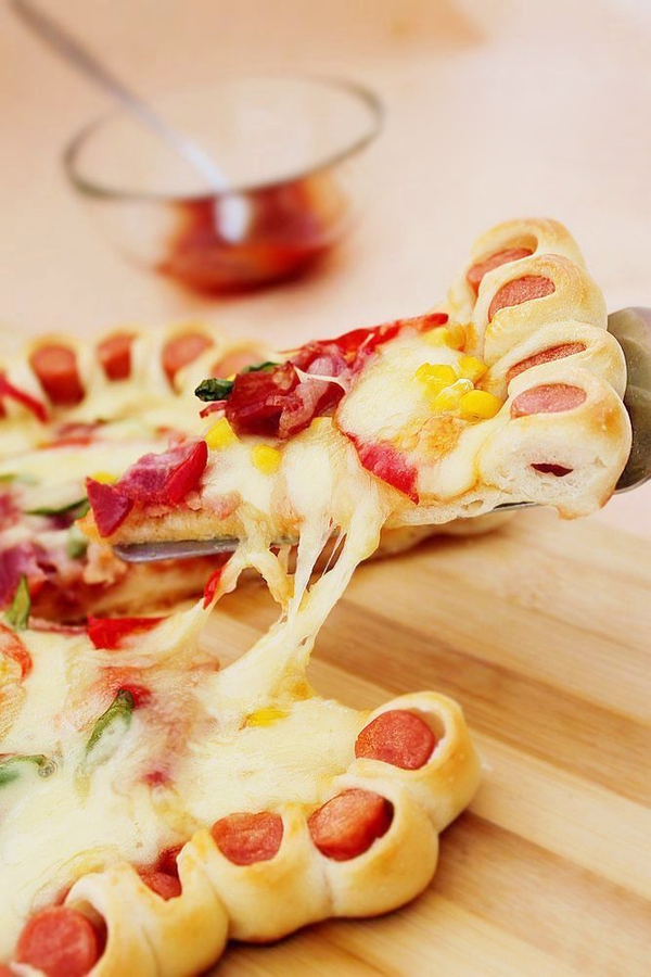 Cách làm pizza viền xúc xích ngon như nhà hàng 15