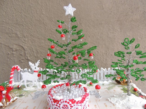 Kết cườm thành cây thông Noel nhỏ xinh thật đẹp