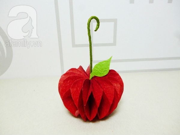 Cắt giấy làm quả táo giả trang trí cây xinh yêu 14