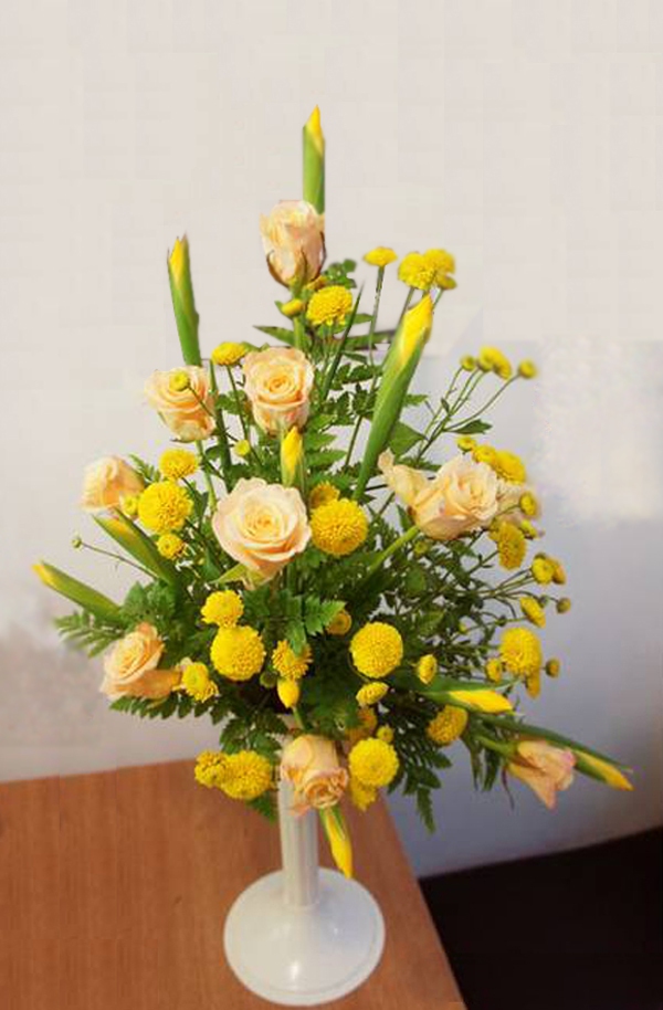 Cắm hoa đẹp với sắc vàng rực rỡ chào hè 12
