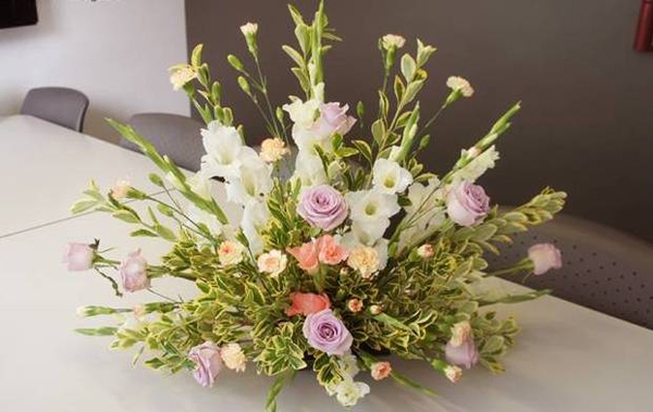 Ngày của Mẹ cắm hoa để bàn đơn giản mà đẹp xinh nhé! 15