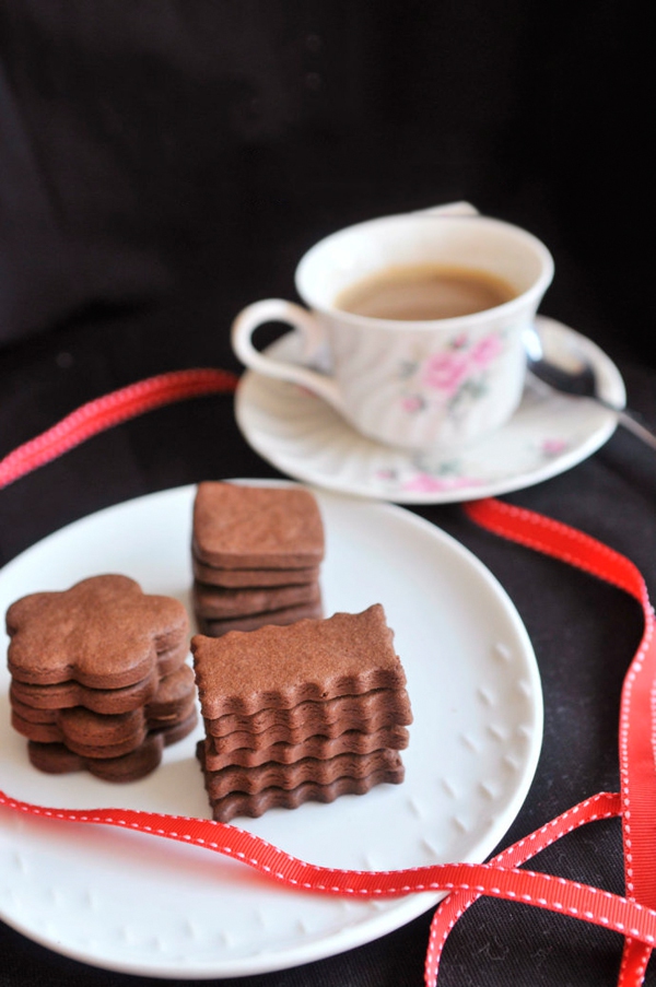 Bánh quy cacao thơm giòn thích thú 1