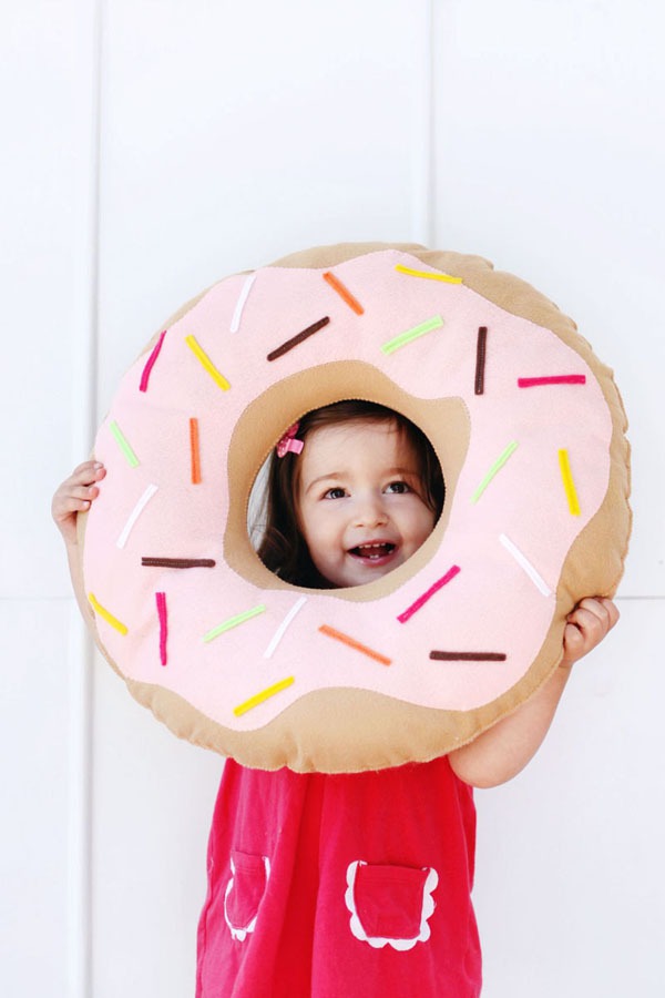 Tự may gối hình bánh Donut cực dễ thương tặng bé! 16