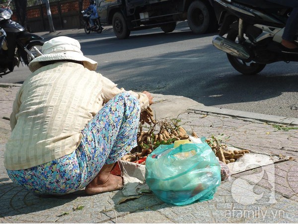 Thực hư câu chuyện ông lão bán me nghèo gây tranh cãi  12