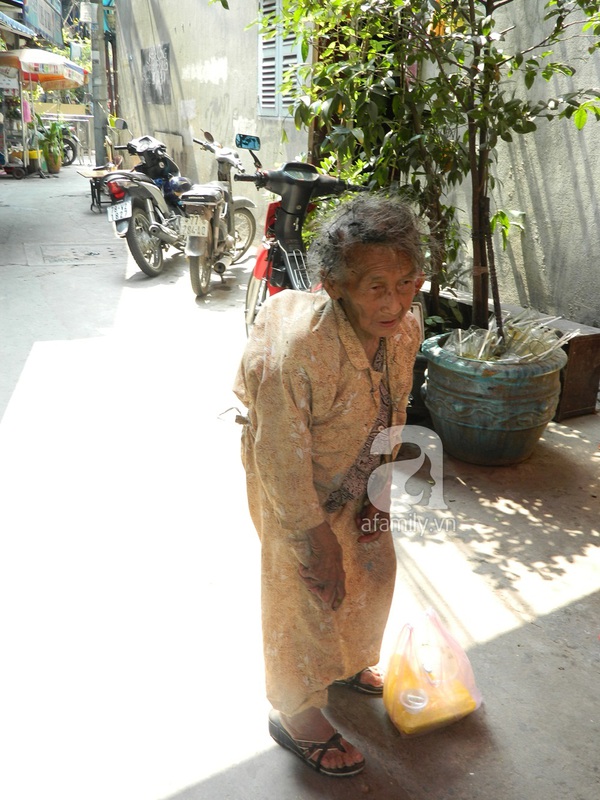 Đằng sau câu chuyện cụ bà 72 tuổi nhặt rác xôn xao cộng đồng mạng 4