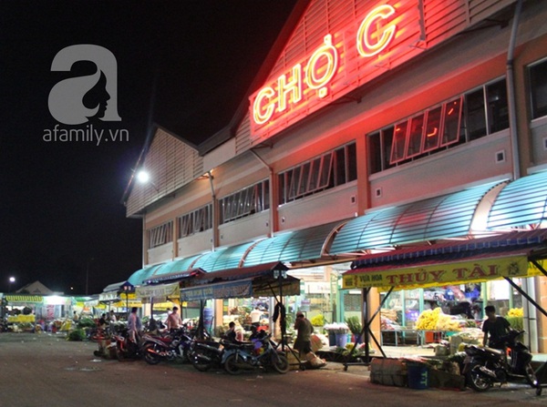 Đột nhập khu chợ siêu rẻ, hoạt động suốt ngày đêm 5 Đột nhập khu chợ siêu rẻ, hoạt động suốt ngày đêm 5