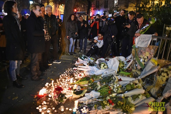 Hành động thiết thực của sao USUK cho vụ khủng bố Paris