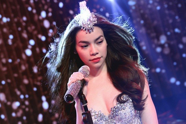 Hồ Ngọc H&agrave; - Khoa Kim cương