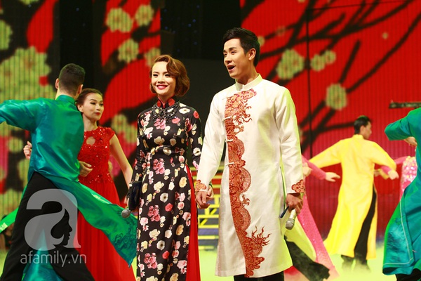 Ốc Thanh V&acirc;n liều lĩnh nhảy tr&ecirc;n... b&agrave;n 7