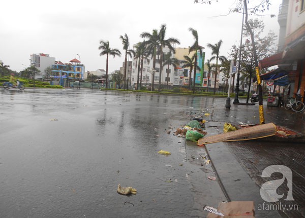 Người Đà Nẵng vẫn "trực chiến" với bão Haiyan 11