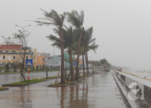 Người Đà Nẵng vẫn "trực chiến" với bão Haiyan 12