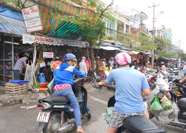 Người Đà Nẵng hối hả đi rút tiền, mua đồ tích trữ để đối phó với siêu bão Haiyan 4