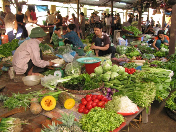 Chị em mách nhau 