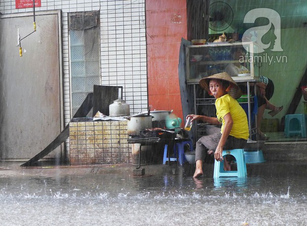 Hà Nội ngập nặng sau trận mưa trắng trời 4