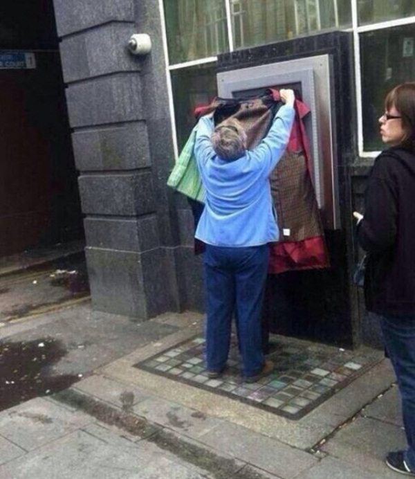 hinh-anh-tai-ATM