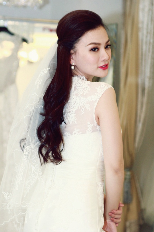 Thu Thủy tung ca khúc hát tặng chồng trong ngày cưới 5