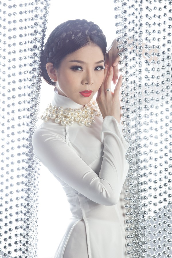 Đ&ocirc;ng Nhi tranh giải Album của năm c&ugrave;ng H&agrave; Hồ v&agrave; Lệ Quy&ecirc;n 3