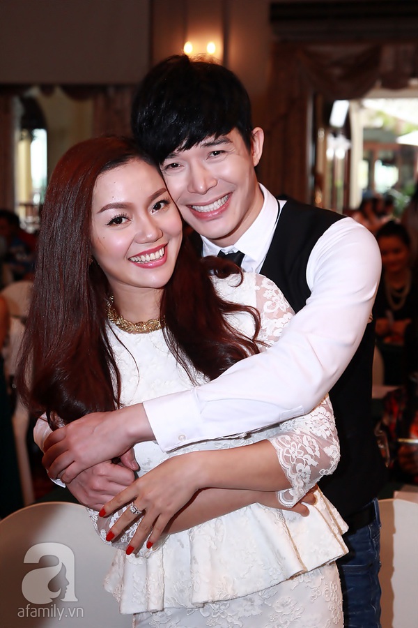 Nathan Lee quấn qu&yacute;t 