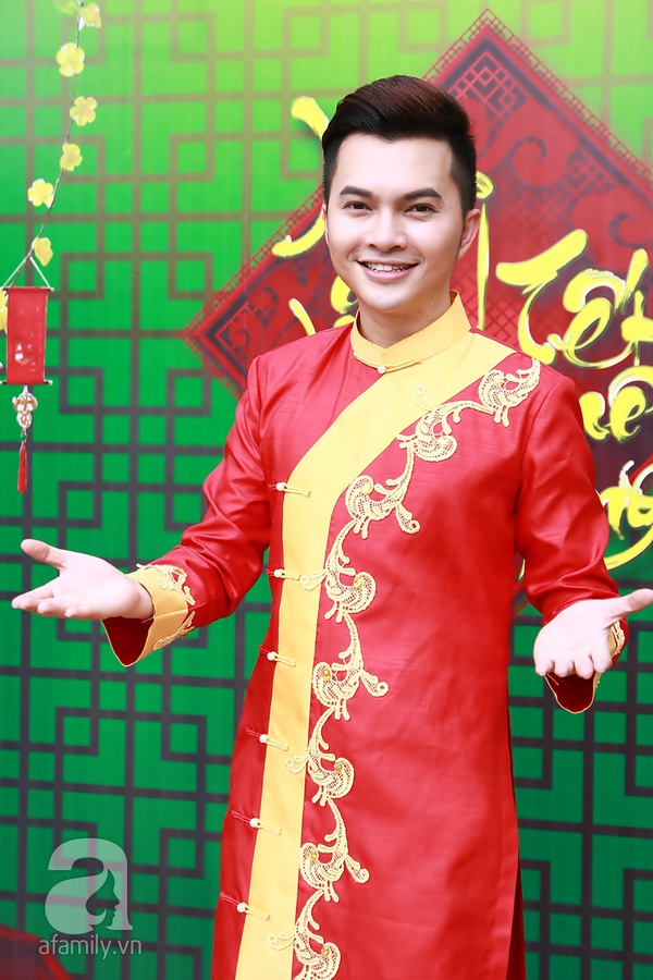 Hồ Ngọc Hà diện áo dài họa tiết độc đáo nổi bật giữa dàn sao Việt 4