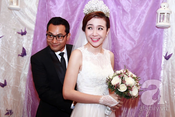 Huỳnh Đông ôm Ái Châu bật khóc trong lễ cưới 4