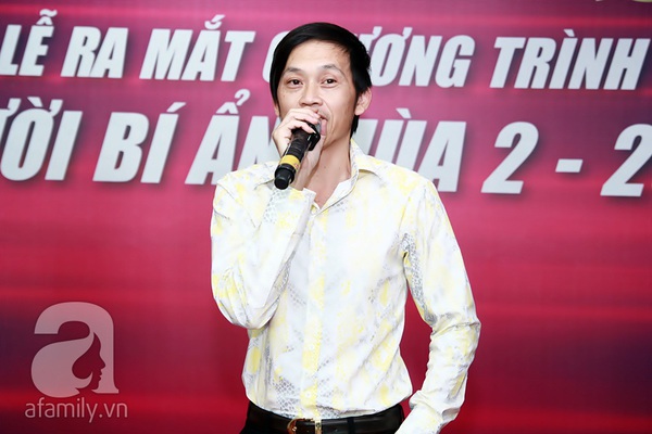 Hoài Linh, Trấn Thành tung hứng trong buổi ra mắt Hoài Linh, Trấn Thành tung hứng trong buổi ra mắt