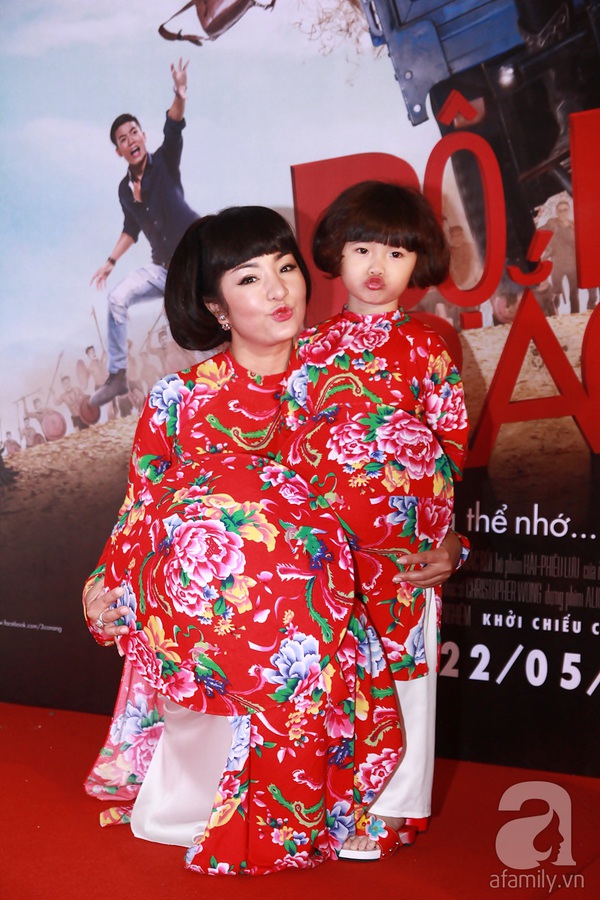 Mẹ con Thúy Nga