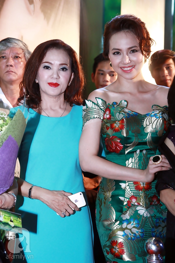 Đinh Ngọc Diệp & mẹ