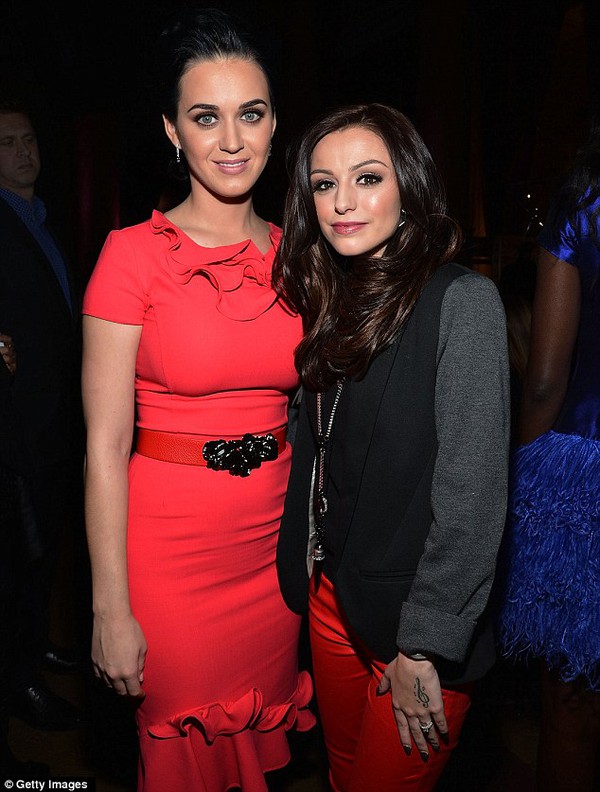 Katy Perry hồng rực trên thảm đỏ trao giải Billboard 6 Katy Perry hồng rực trên thảm đỏ trao giải Billboard 6