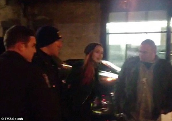 Lindsay Lohan lại bị bắt v&igrave; tội h&agrave;nh hung 2
