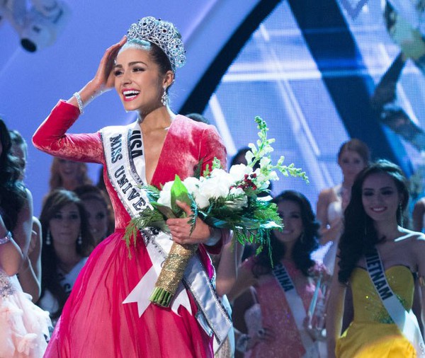 Cô gái thích bánh đậu xanh VN đăng quang Hoa hậu Hoàn vũ  7