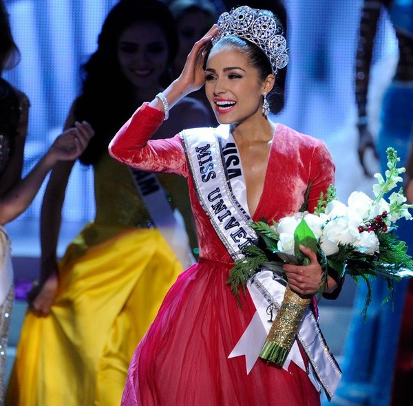 Cô gái thích bánh đậu xanh VN đăng quang Hoa hậu Hoàn vũ  4