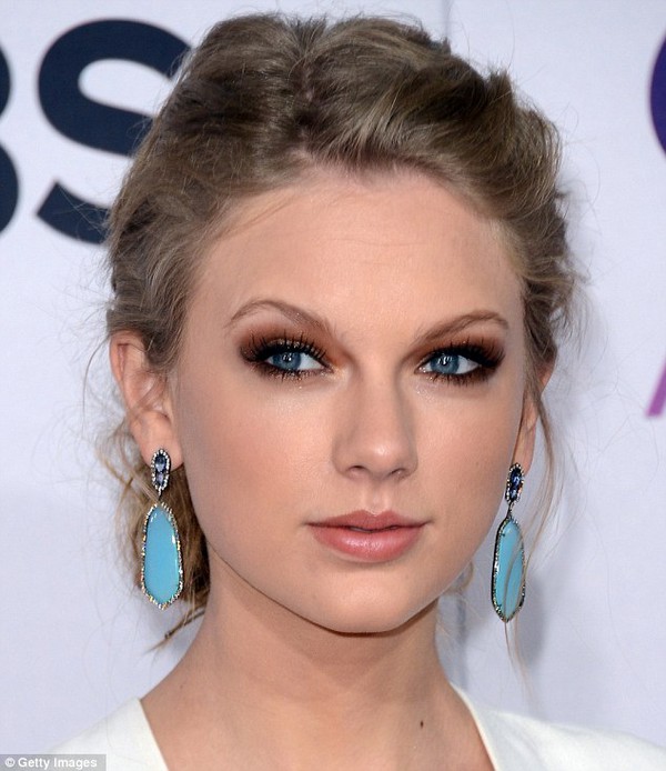 Taylor Swift lần đầu 