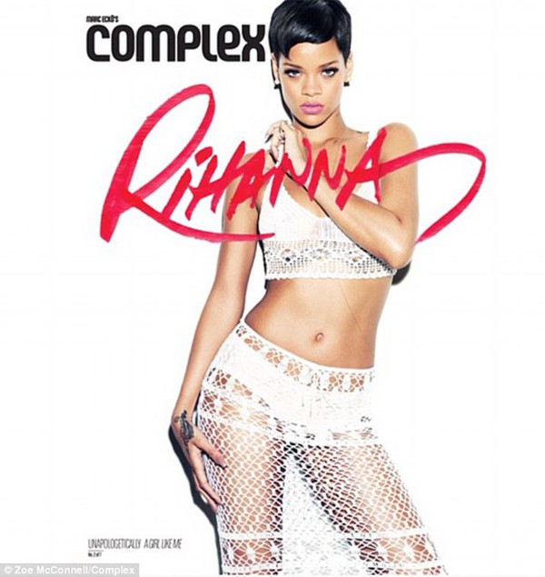 Rihanna khoe th&acirc;n h&igrave;nh 