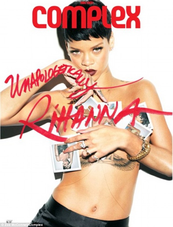 Rihanna khoe th&acirc;n h&igrave;nh 