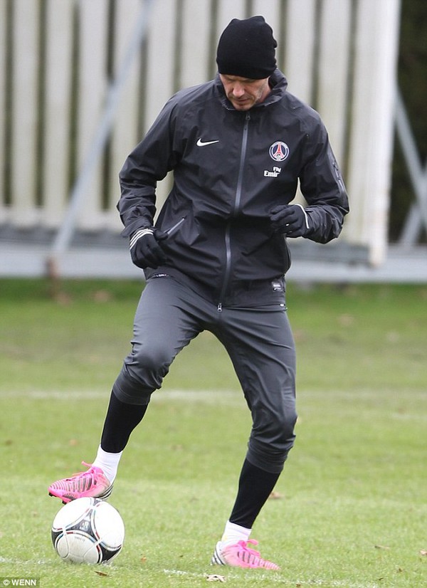 Beckham tiết lộ lý do đi giày thể thao màu hồng 3