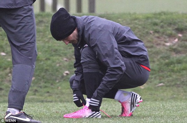 Beckham tiết lộ lý do đi giày thể thao màu hồng 4