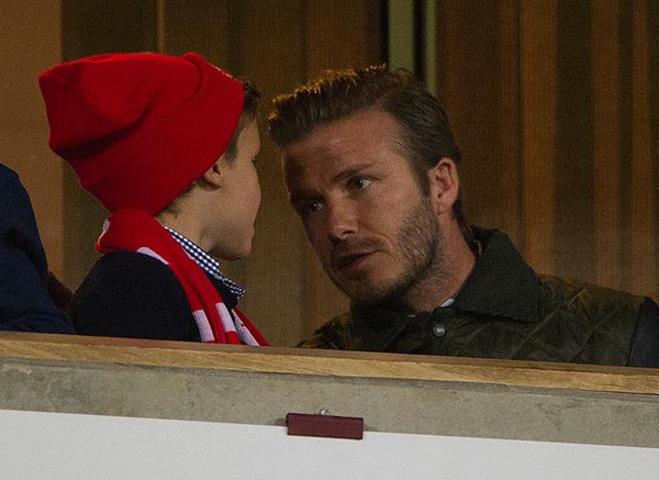 Beckham mắng con trai ngay trên khán đài 1