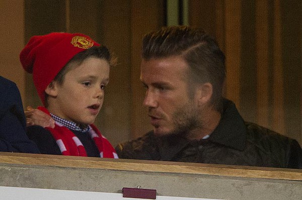Beckham mắng con trai ngay trên khán đài 2