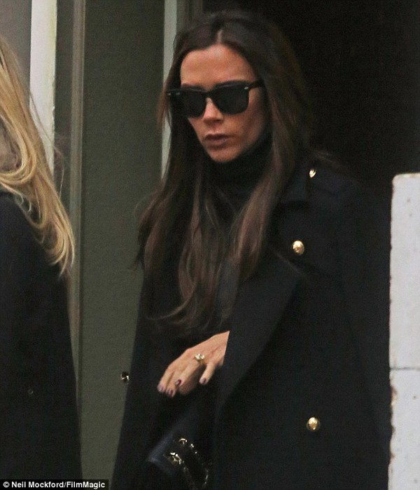 Bắt gặp Victoria Beckham đi sắm đồ cho nhà mới 2